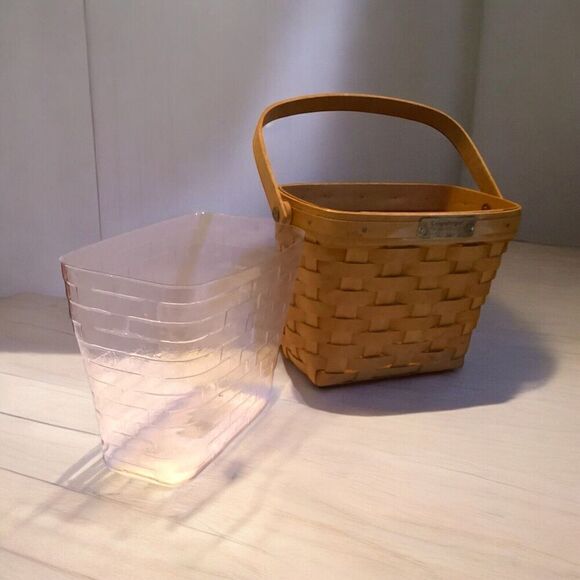 Longaberger Dresden Tour Basket II 1996 Edition Movable Handle and Plastic Liner - Picture 2 of 7
